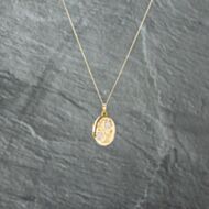 Pre-Owned 9ct Two Colour Gold Oval Flower Design Locket Pendant & 18 Inch Curb Chain 41142751
