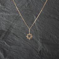 Pre-Owned 9ct Yellow Gold Cognac Diamond Snowflake Pendant & 18 Inch Curb Chain 41142802