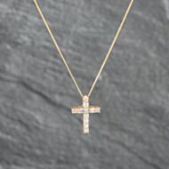 Pre-Owned 9ct Yellow Gold 0.30ct Brilliant Cut Diamond Cross Pendant & 18 Inch Curb Chain 41142827