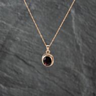 Pre-Owned 9ct Yellow Gold Oval Garnet Pendant & 18 Inch Prince Of Wales Chain 41142875