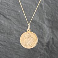 Pre-Owned 9ct Yellow Gold St Christopher Pendant & 18 Inch Curb Chain 41142892