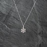 Pre-Owned 9ct White Gold 0.26ct Diamond Snowflake Pendant & 18 Inch Curb Chain 41142910