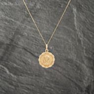 Pre-Owned 9ct Yellow Gold Scalloped St Christopher Pendant & 18 Inch Curb Chain 41142963