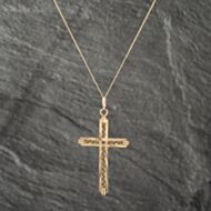 Pre-Owned 9ct Yellow Gold Openwork Cross Pendant & 18 Inch Curb Chain 41142971