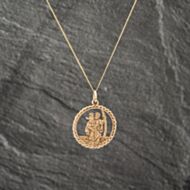 Pre-Owned 9ct Yellow Gold Round Openwork St Christopher Pendant & 18 Inch Curb Chain 41142975