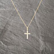 Pre-Owned 9ct Yellow Gold Cubic Zirconia Cross Pendant & 18 Inch Curb Chain 41143108
