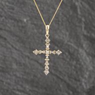 Pre-Owned Yellow Gold 0.22ct Diamond Set Cross Pendant & 18 Inch Curb Chain 41143118