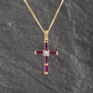 Pre-Owned 18ct Yellow Gold Ruby & Diamond Set Cross Pendant & 17 Inch Curb Chain 41143120