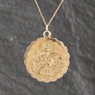 Pre-Owned 9ct Yellow Gold Round St Christopher Pendant & 18 Inch Trace Chain 41143124