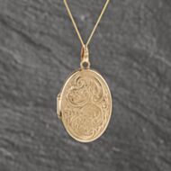 Pre-Owned Yellow Gold Patterned Oval Locket Pendant & 18 Inch Curb Chain 41143133
