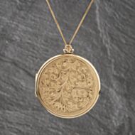 Pre-Owned Vintage 9ct Yellow Gold Hand Engraved Round Locket Pendant & 16 Inch Belcher Chain 41143139