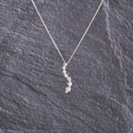 Pre-Owned 9ct White Gold 0.25ct Brilliant Cut Diamond Wave Dropper Pendant & 18 Inch Curb Chain 41143190