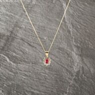Pre-Owned 9ct Yellow Gold Synthetic Stone & 0.03ct Diamond Flower Pendant & 18 Inch Curb Chain 41143222