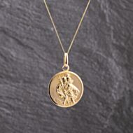 Pre-Owned 9ct Yellow Gold Round St Christopher Pendant & 18 Inch Curb Chain 41143237