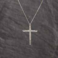 Pre-Owned 9ct White Gold 0.20ct Brilliant Cut Diamond Set Cross Pendant & 18 Inch Curb Chain 41143243