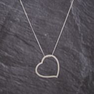 Pre-Owned 9ct White Gold Large Openwork Heart Slider Pendant & 18 Inch Curb Chain 41143260