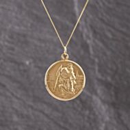 Pre-Owned 9ct Yellow Gold St Christopher Pendant & 18 Inch Curb Chain 41143310