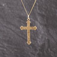 Pre-Owned 9ct Yellow Gold Engraved Cross Pendant & 18 Inch Curb Chain 41143316