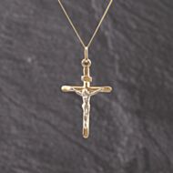 Pre-Owned Two Colour Gold Crucifix Cross Pendant & 18 Inch Curb Chain 41143323