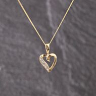 Pre-Owned 9ct Yellow Gold Diamond Open Heart Pendant & 18 Inch Curb Chain 41143333