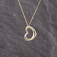 Pre-Owned 9ct Yellow Gold Open Heart Pendant & 18 Inch Curb Chain 41143335