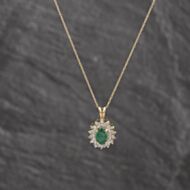 Pre-Owned 9ct Yellow Gold Emerald & Diamond Oval Pendant & 18 Inch Prince Of Wales Chain 41143373