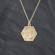Pre-Owned 9ct Yellow Gold Hexagonal St Christopher Pendant & 18 Inch Prince Of Wales Chain 41143387