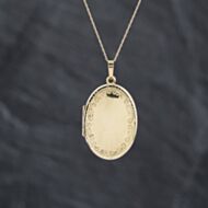 Pre-Owned 9ct Yellow Gold Oval Foliate Bordered Locket Pendant & 18 Inch Prince Of Wales Chain 41143390