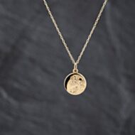 Pre-Owned 9ct Yellow Gold Small Circular Foliate Engraved Locket Pendant & 18 Inch Prince Of Wales Chain 41143391