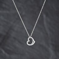 Pre-Owned 9ct White Gold Open Heart Pendant & 18 Inch Prince Of Wales Chain 41143396