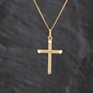 Pre-Owned 9ct Yellow Gold Patterned Cross Pendant & 18 Inch Curb Chain 41143470