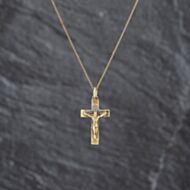 Pre-Owned 9ct Yellow Gold Crucifix Cross Pendant & 18 Inch Curb Chain 41143495