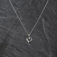 Pre-Owned 9ct White Gold Diamond Heart Pendant & 18 Inch Curb Chain 41143518