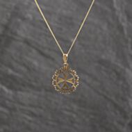 Pre-Owned Yellow Gold Maltease Pendant & 18 Inch Curb Chain 41143544