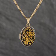 Pre-Owned 9ct Yellow Gold Enamel Oval Locket Pendant & 18 Inch Curb Chain 41143554