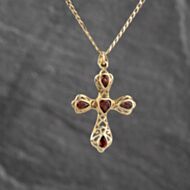 Pre-Owned 9ct Yellow Gold Garnet Set Cross Pendant & 16 Inch Curb Chain 41143559