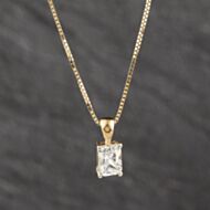 Pre-Owned 9ct Yellow Gold Cubic Zirconia Oblong Pendant & 16 Inch Box Chain 41143568