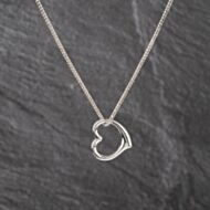 Pre-Owned 9ct White Gold Open Heart Pendant & 18 Inch Curb Chain 41143591