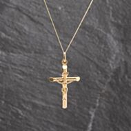 Pre-Owned 9ct Yellow Gold Crucifix Cross Pendant & 18 Inch Curb Chain 41143611