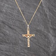 Pre-Owned Yellow Gold Crucifix Cross Pendant & 18 Inch Curb Chain 41143613