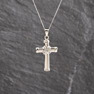 Pre-Owned 18ct White Gold Cubic Zirconia Set Cross Pendant & 18 Inch Curb Chain 41143620