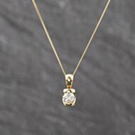 Pre-Owned 9ct Yellow Gold Diamond Single Stone Pendant & 18 Inch Curb Chain 41143636