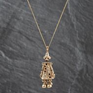 Pre-Owned 9ct Yellow Gold Multi Stone Clown Pendant & 18 Inch Curb Chain 41143729