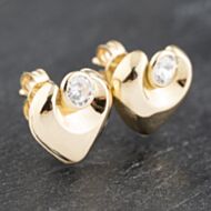 Pre-Owned 18ct Yellow Gold 10mm Cubic Zirconia Set Heart Stud Earrings 41172149