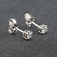 Pre-Owned 18ct White Gold Diamond Single Stone Stud Earrings 41172684