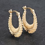 Pre-Owned Yellow Gold 18.5mm Small Oval Patterned Creole Earrings 41172902