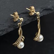 Pre-Owned 9ct Yellow Gold 22mm Pearl Pear Shaped Infinity Dropper Earrings 41173622