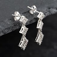Pre-Owned 9ct White Gold 22mm Brilliant Cut Diamond Triple Graduated Square Dropper Earrings 41173650