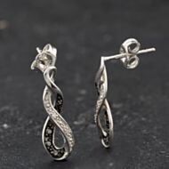Pre-Owned 9ct White Gold White Diamond & Black Diamond Crossover 16mm Dropper Earrings 41174691