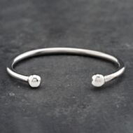 Pre-Owned White Gold Standard Torque Bangle 41211141